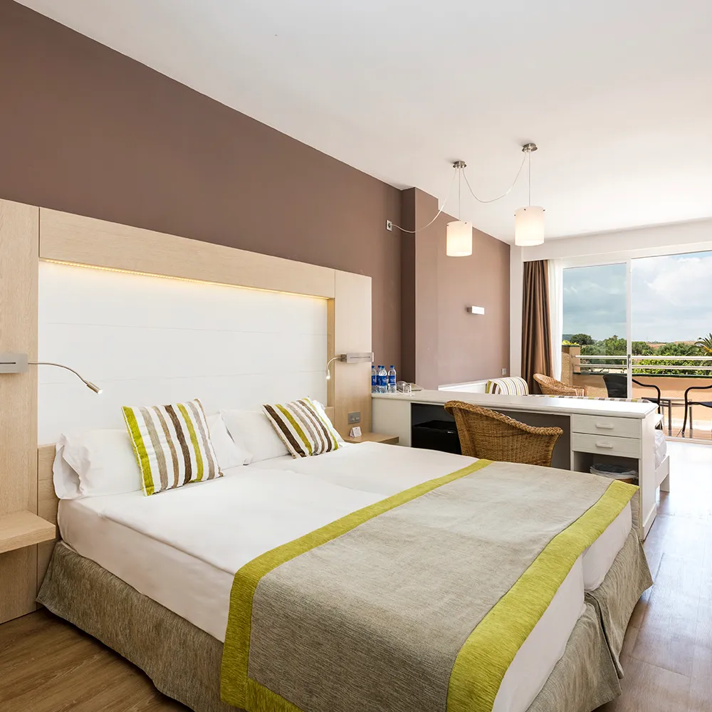 Vista general habitación cuádruple Mariant Hotel Park Mariant Hotels