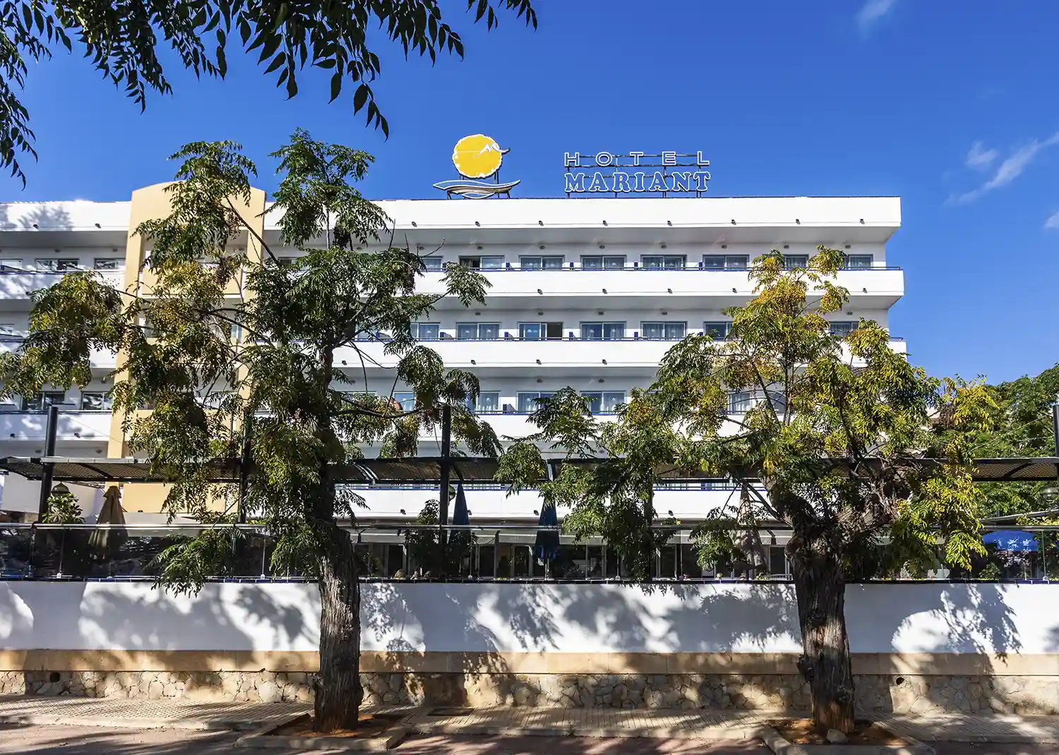 Fachada del Hotel Mariant Vista de la fachada principal del Hotel Mariant Mariant Hotels