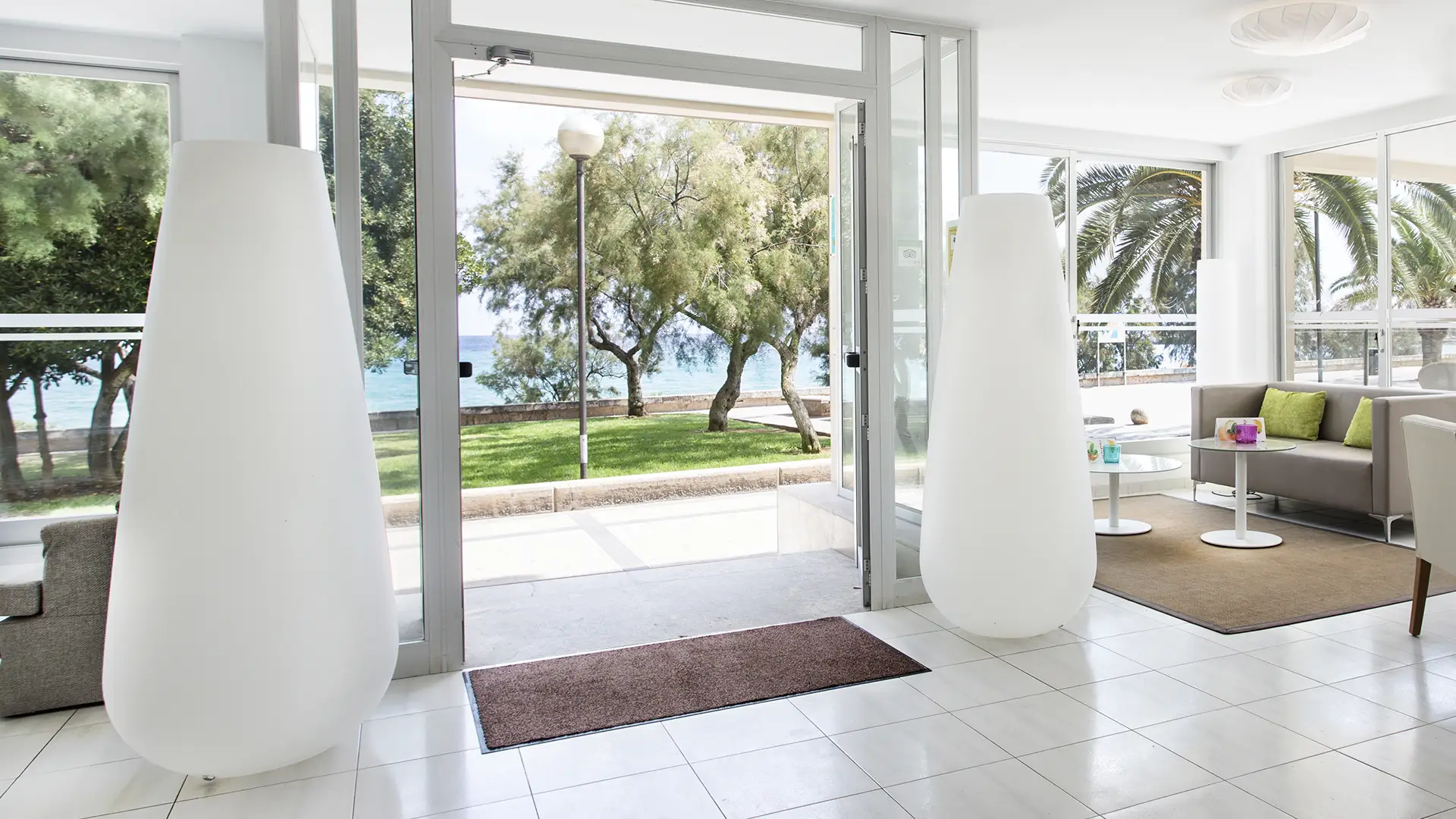 Hero contacto Hotel Brisa Marina Mariant Hotels