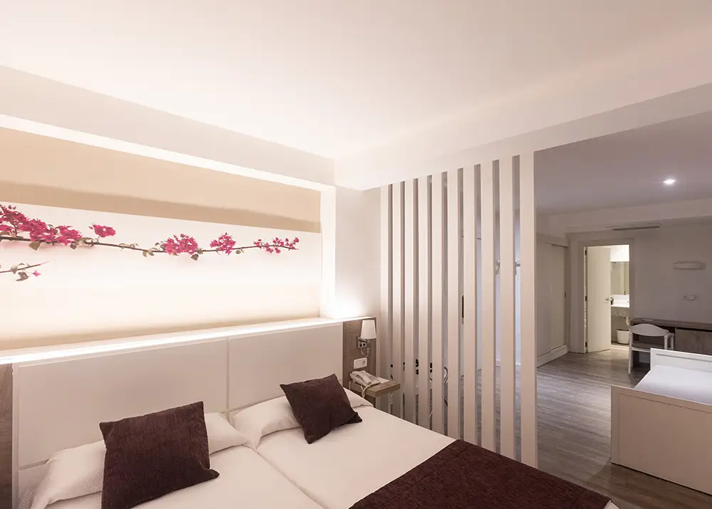 Habitacion doble vista calle talayot Brisa Marina