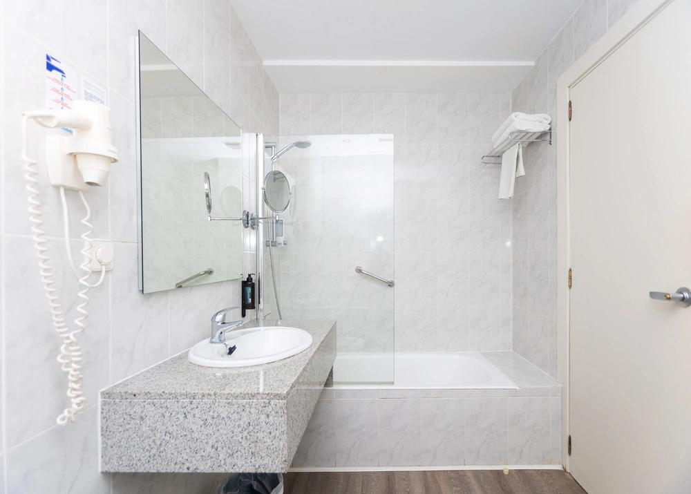 Habitacion doble vista mar lateral Brisa Marina