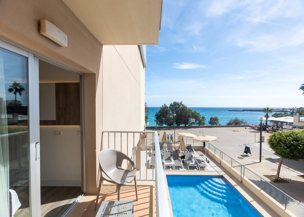 Habitacion doble vista mar lateral Brisa Marinas