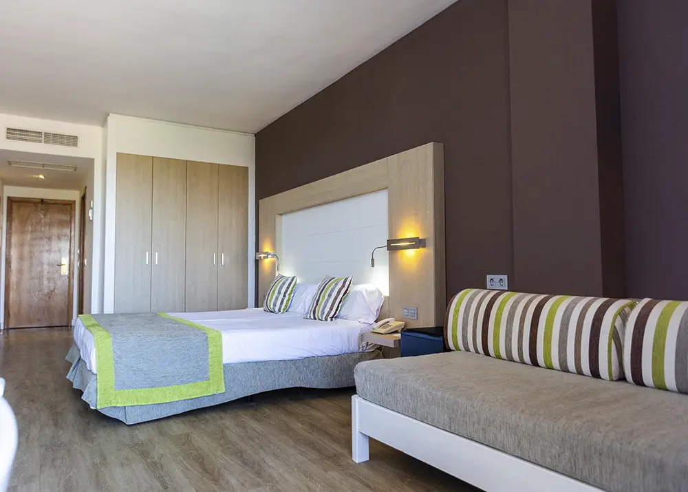 Gesamtansicht des Standard-Dreibettzimmers Mariant Park